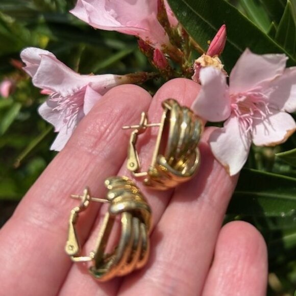 GIVENCHY Paris New York Gold Knot EARRINGS - Picture 5 of 9